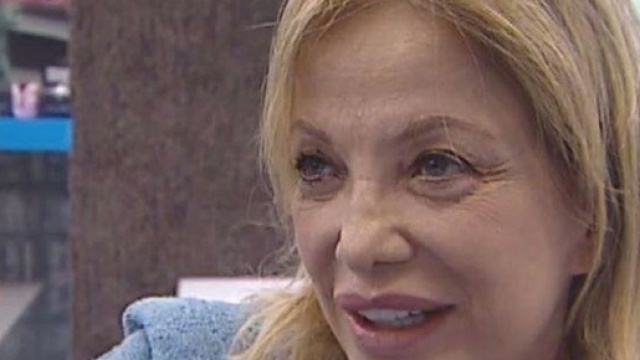 Simona Izzo accusa un malore e si sente male al Grande Fratello Vip 2