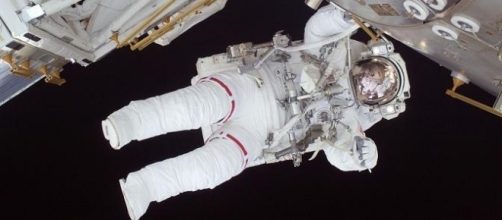 NASA astronauts install high-definition video camera outside ISS [Image: Pixabay]