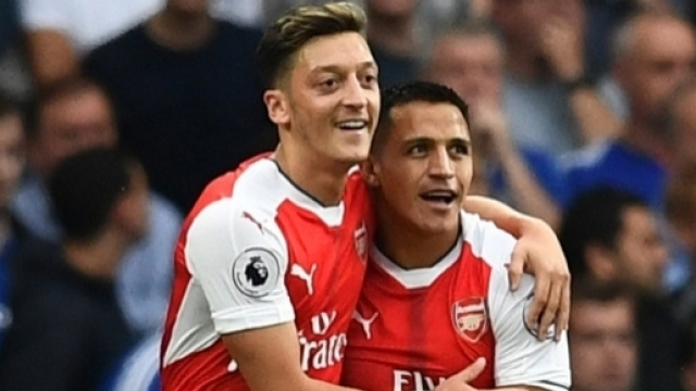 Alexis Sanchez or Mesut Ozil: Which Arsenal star can Arsene Wenger ...