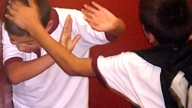 Altra aggressione in una scuola.