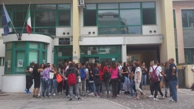 Foto del Liceo 'Marconi' a Pescara