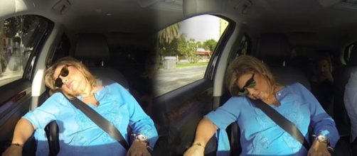 Terelu se queda dormida en el taxi.