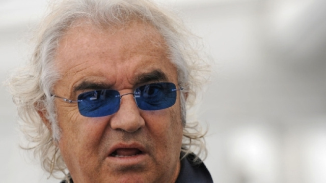 Flavio Briatore respinge le accuse di tradimento ai danni della Gregoraci