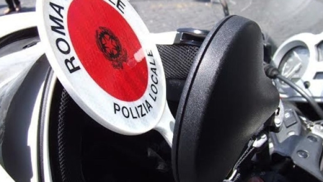 Io Segnalo, i vigili non multano e vengono sospesi. Uno di loro si ... - romatoday.it