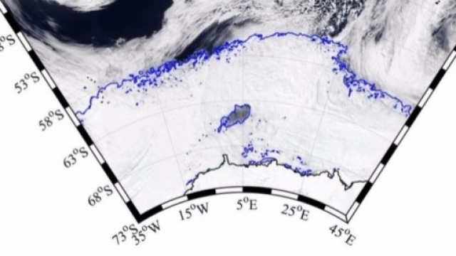 La frattura nel ghiaccio, la cui giusta denominazione &egrave; "polinia", osservata dall'occhio del satellite
