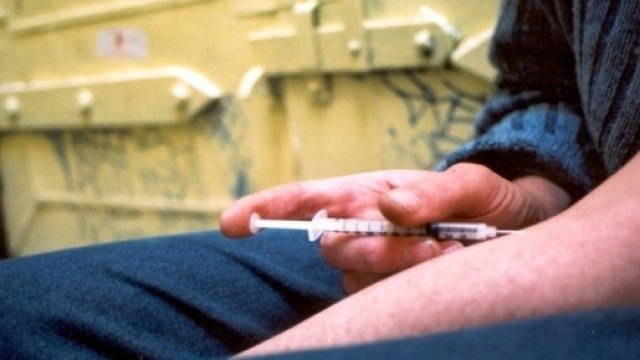 Quand l'ouverture des &laquo; salles de shoot &raquo; pique la soci&eacute;t&eacute; au vif ... - limprevu.fr