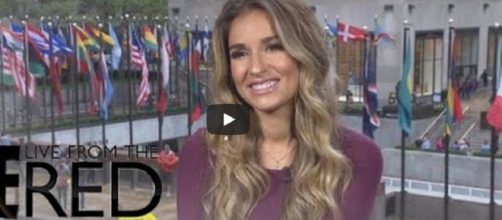 Jessa James Decker announces pregnancy to third child. (Image Credit: Elive/YouTube)