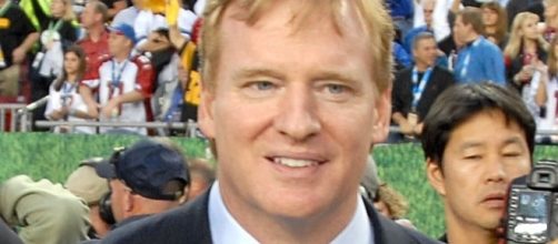 Roger is not doing well. Image via Bradley Lail/Wikimedia Commons