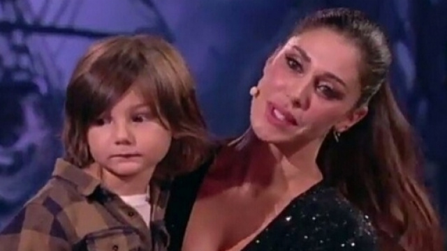 Belen e Santiago vanno da Bonolis: il piccolo mostra un dettaglio notevole