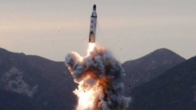 La Corea del Nord lancia un altro missile: gli Usa pronti alla ... - velvetnews.it