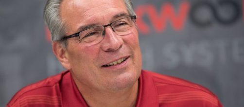 Can former WSU AD Bill Moos keep Mike riley? - [Image via Footballmatters/YouTube]