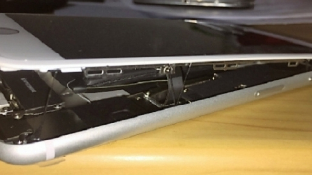 Apple iPhone 8, la batteria si gonfia ma non esplode