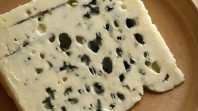 Formaggio con muffa ed ammoniaca