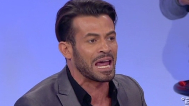 Gianni Sperti ha riferito di aver ricevuto una segnalazione su Annamaria