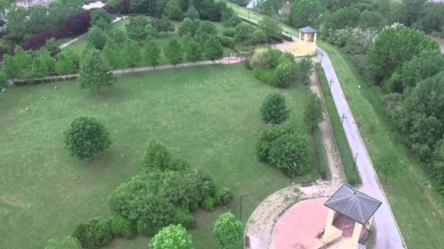 Il parco Ambrogiano a Montelupo, comune alle porte di Firenze, dove &egrave; stata trovata la 17enne ferita. Foto: youtube.