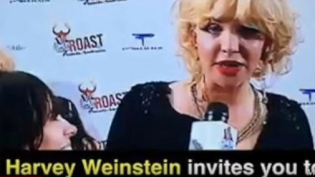 Courtney Love durante l'intervista del 2005 in cui parla di Harvey Weinstein.