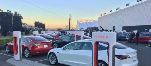 Tesla Model 3 production issues worry experts and consumers alike. (Image Credit: Steve Jurvetson/Wikipedia)