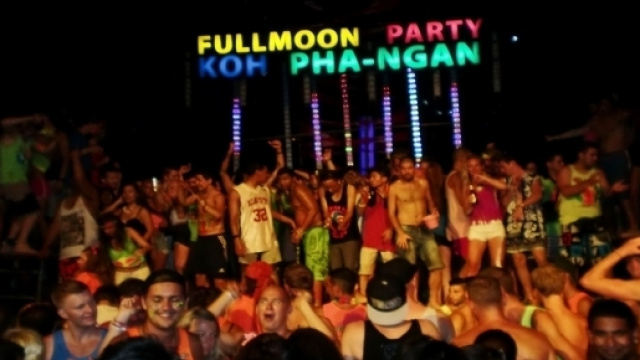Fullmoon schedule 2015-2016 - fullmoon party Thailand - maehaadbayresort.com
