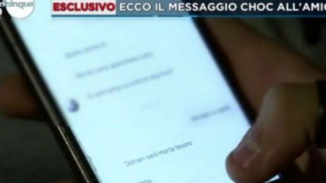 Il messaggio arrivato all'amico della 17 enne aggredita