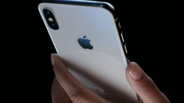 iPhone X: ecco l'impostazione che piacer&agrave; alla vostra privacy - lastampa.it