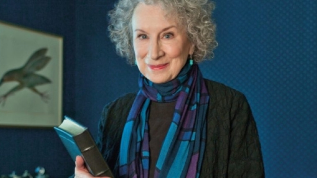 Margaret Atwood: la letteratura non pu&ograve; cambiare il mondo