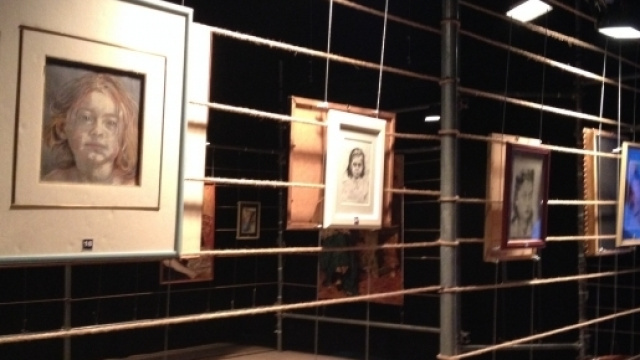 Riflessioni in mostra: allestimento scenografico di Eugenio Tavassi