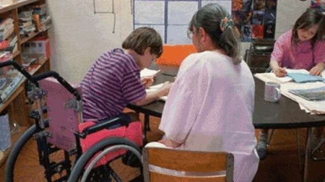 Scuola, l'anno &egrave; partito. Mancano docenti e ore di sostegno per ... - teleborsa.it