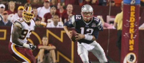 Tom Brady scrambling in the pocket - Image by Keith Allison via Wikimedia Commons