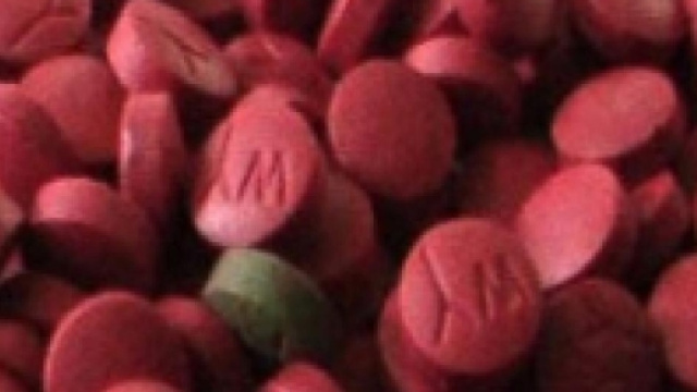 Myanmarese national held with 96,000 Yaba - prothom-alo.com