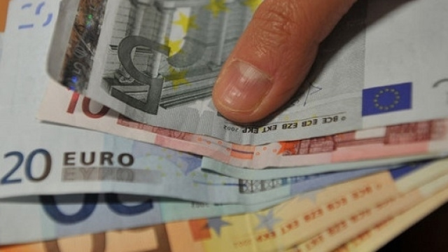 Sussisio per le famiglie povere, il Reddito d'inclusione &egrave; legge