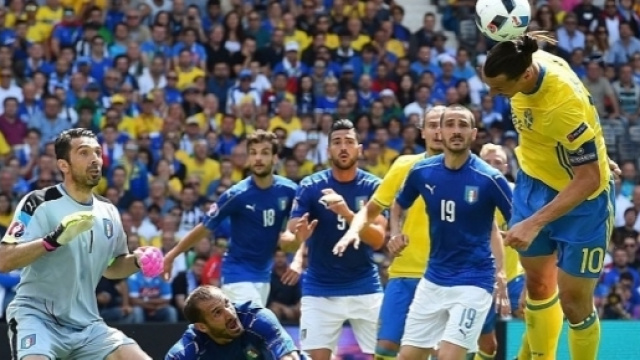 Una fase di Italia-Svezia giocata agli Europei 2016