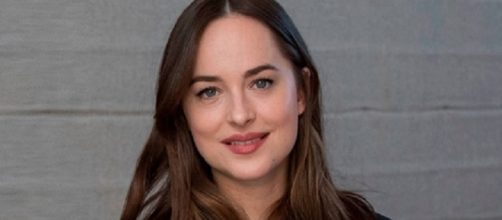 Dakota Johnson, Image via YouTube/Golden Globes