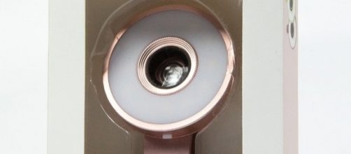 GloLens was invented by FashionIt, a startup company. (Image Credit: Photo via Annabel Wolman, used with permission.)