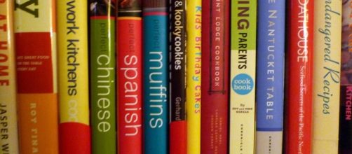 Rack of books / Lori L. Stalteri via Flickr