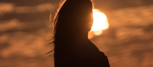 Woman in the sun / capt_tain Tom via Flickr