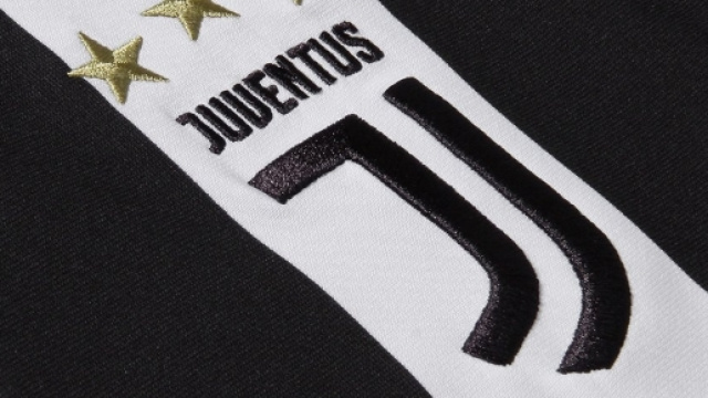 Il nuovo stemma della Juventus per la nuova stagione