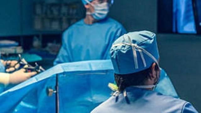 Per la prima volta al mondo &egrave; stato asportato un tumore allo stomaco senza bisturi