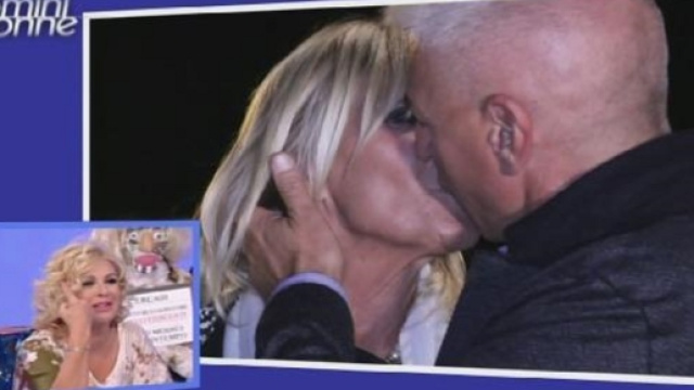 Uomini e Donne: Gemma Galgani bacia Riccardo