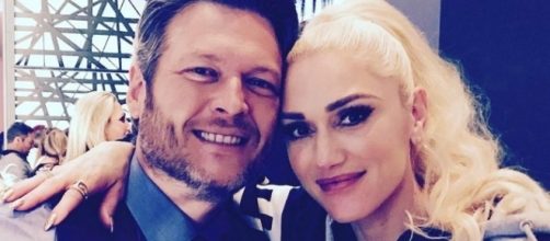 Blake Shelton poses with girlfriend Gwen Stefani. [Photo via Instagram]