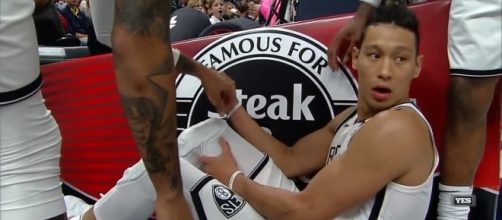 Jeremy Lin Serious Knee Injury | Nets vs Pacers | October 18, 2017 | 2017-18 NBA season from YouTube/Ximo Pierto