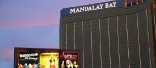 The Mandalay Bay Hotel/ Photo courtesy of File:2012.10.05.18290, WikiMediaCommons