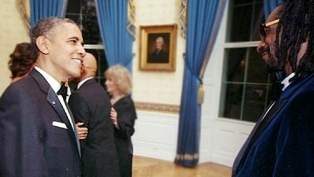 Barack Obama e Snoop Dogg, insieme alla Casa Bianca nel 2013