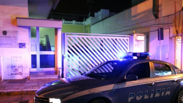 Lecce: turista rapinata sotto la minaccia di una forchetta