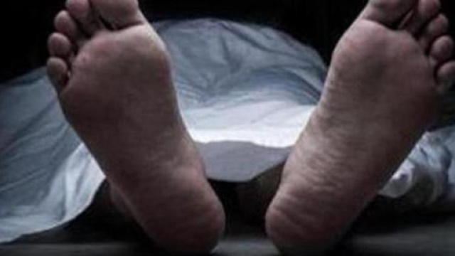 Man dies after smashing beer bottle on his head at south Delhi pub ... - hindustantimes.com