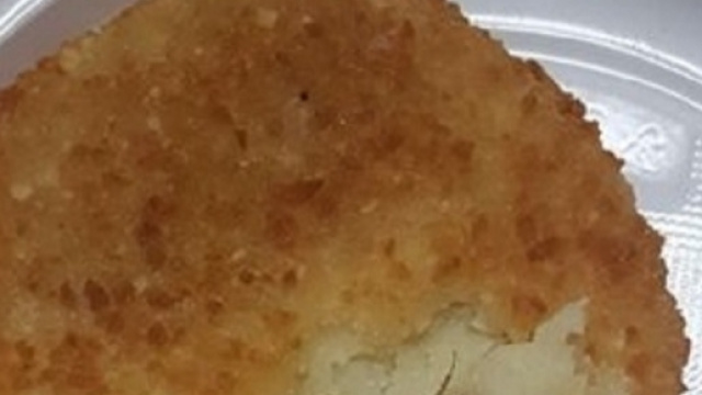 Terribile scoperta all'interno di una crocchetta di pesce