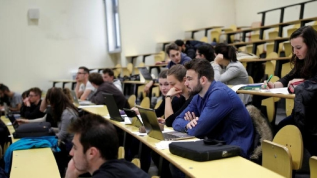 Admission post-bac : 6 000 &eacute;tudiants attendent toujours une place ... - francetvinfo.fr