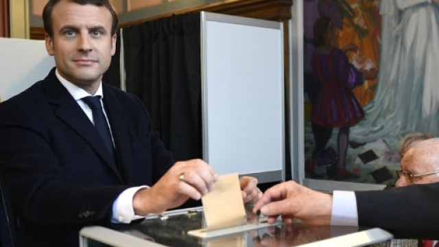 Direct - Emmanuel Macron : &laquo;Je mettrai tout mon soin &agrave; &ecirc;tre digne ... - liberation.fr