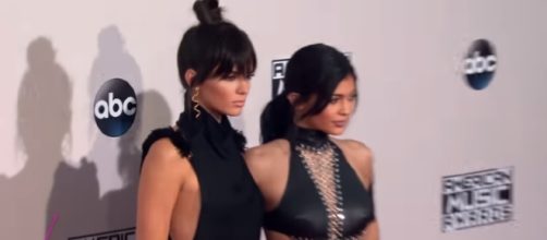 Kylie Jenner Finally Reveals Baby Bump [Image - HollywoodLife | YouTube]