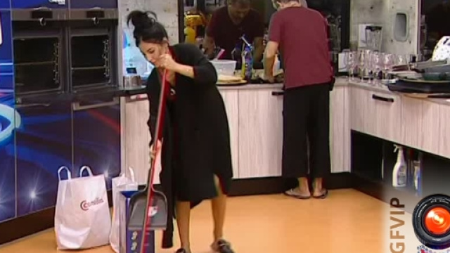 GF Vip 2017, Giulia De Lellis tradita