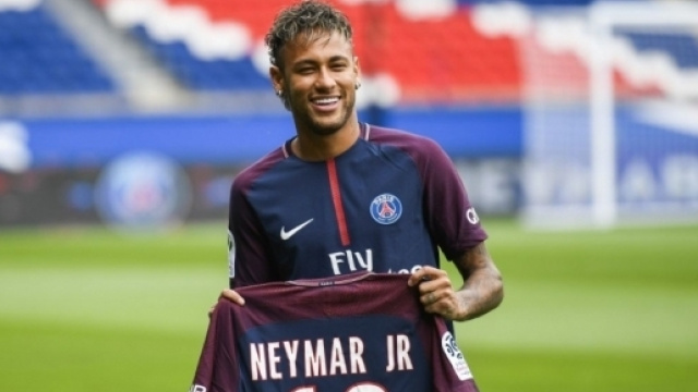 L'arriv&eacute;e de la nouvelle superstar du PSG